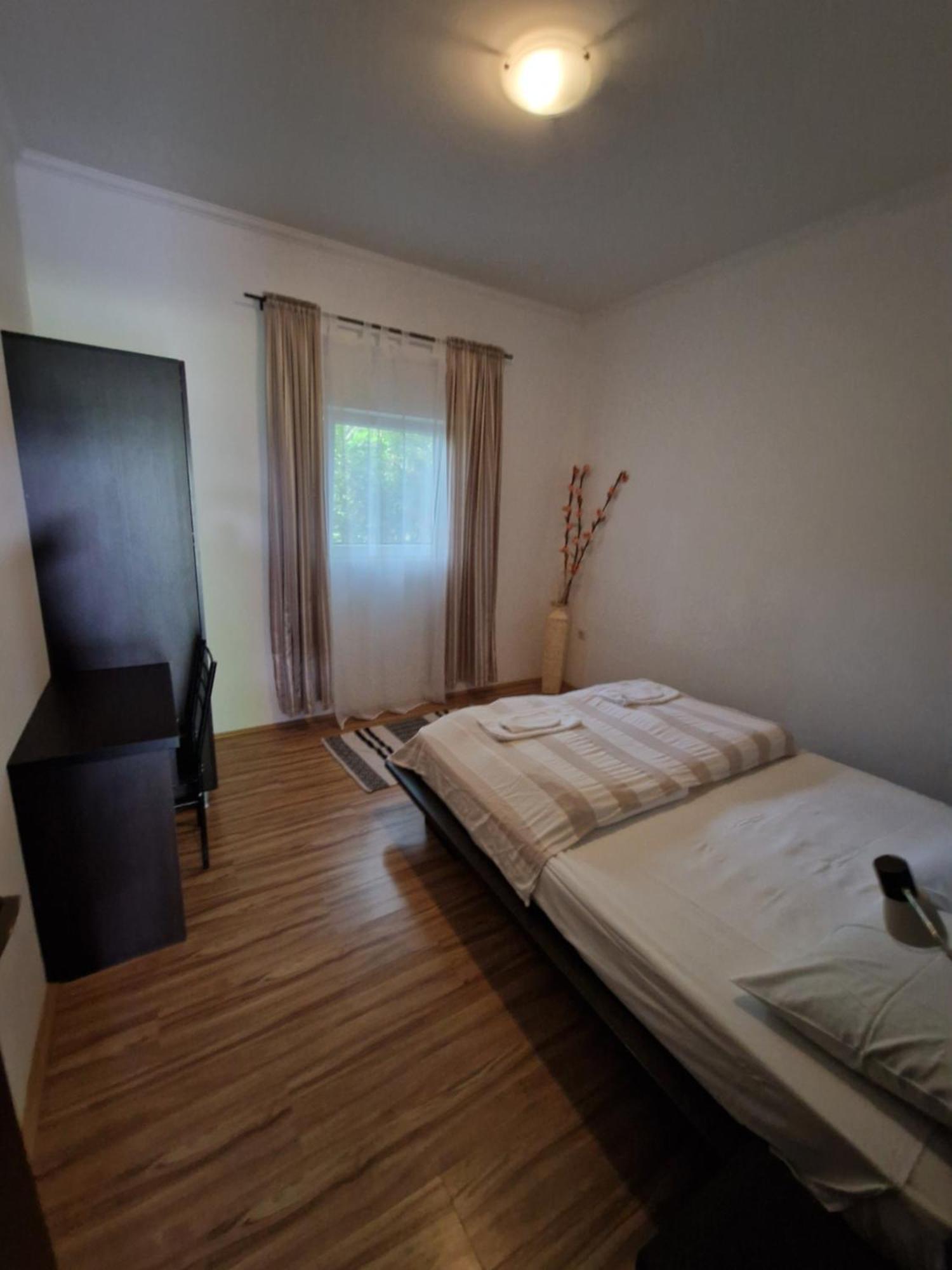 Stars Palic Apartment Bagian luar foto